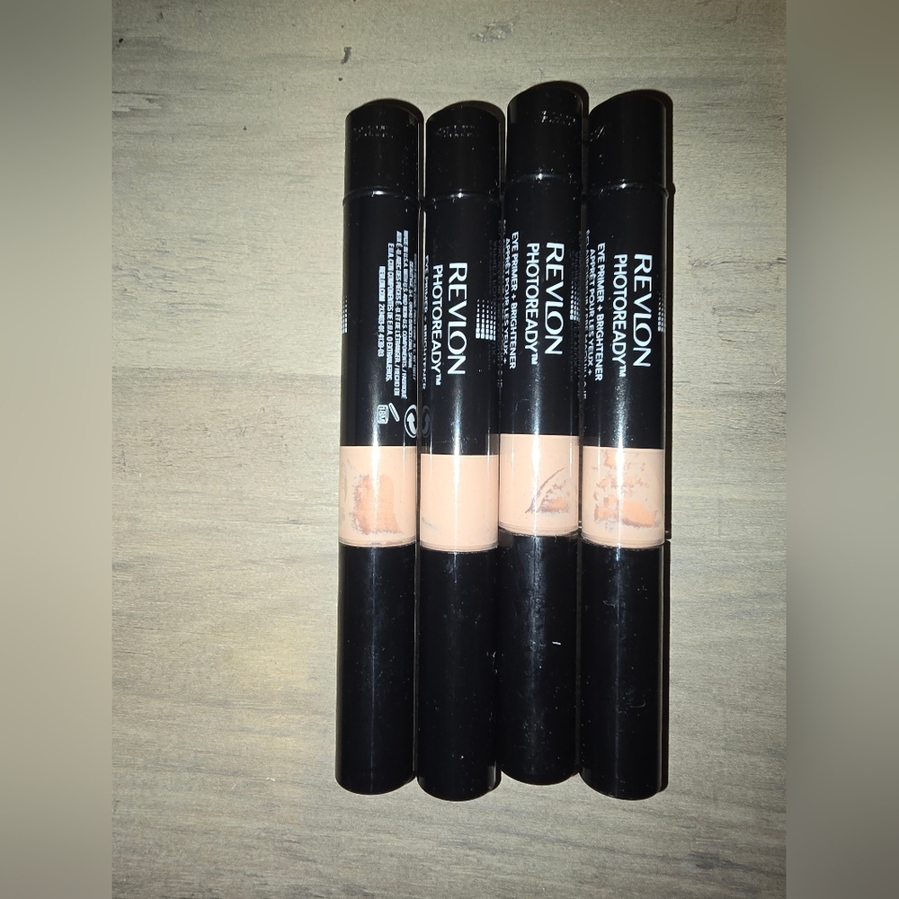 FOUR Revlon PhotoReady Eye Primer plus Brightener, Eye Brightening Primer - Picture 2 of 5